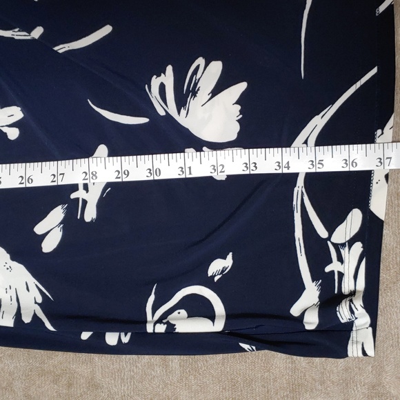 Lauren Ralph Lauren Faux Wrap Dress Size:6✨️ Moving end of January 2025! ✨️ - Picture 9 of 9